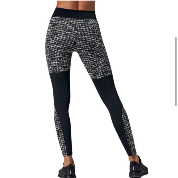 NWT Nike Warm Velour Hyper Warm Leggings - Picture 3 of 10